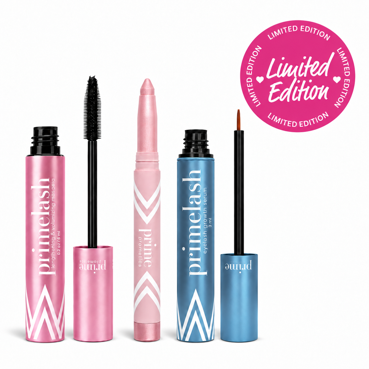 Drei Make-up-Produkte aus dem The Beauty That Gives-Set von PrimePrometics™ stehen aufrecht in rosa und blauen Tuben. Oben rechts ist ein rundes Etikett in Rosa in limitierter Auflage zu sehen.